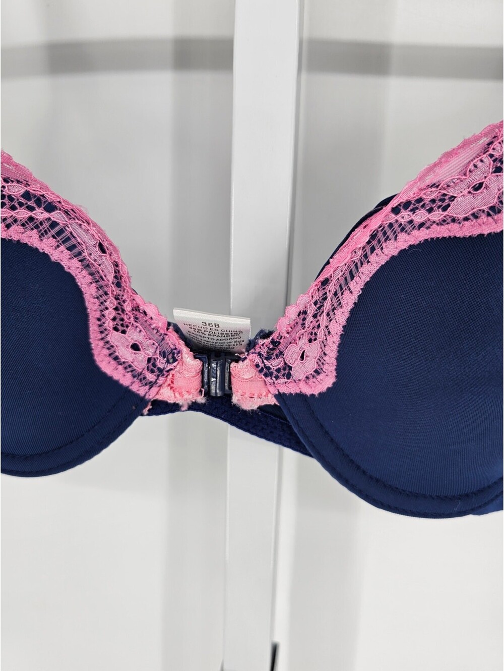 Vintage Rampage Intimates Womens Sz 36B Front Clasp T Shirt Bra Navy & Pink Lace - Picture 2 of 6